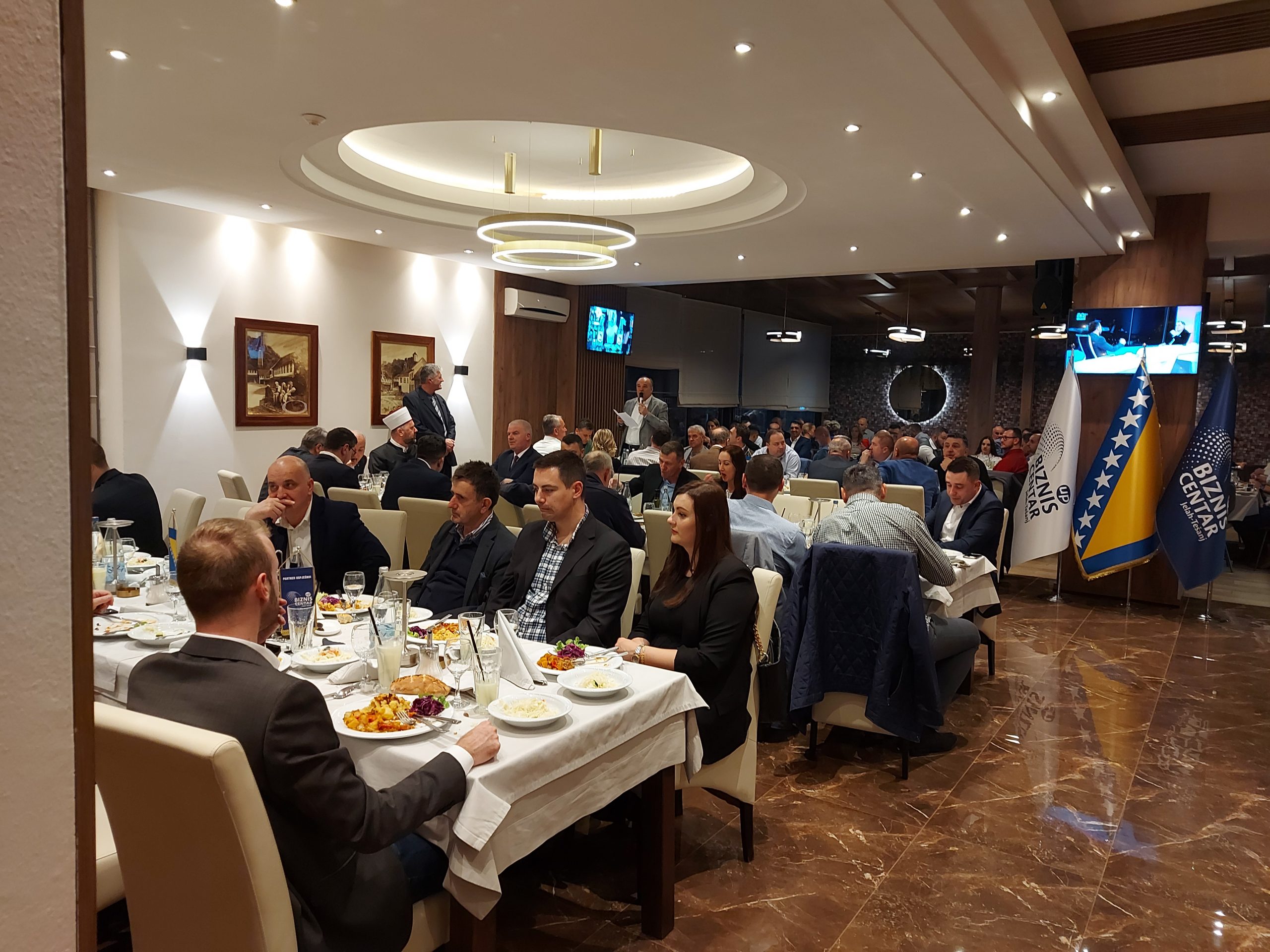 Upriličen XI tradicionalni iftar u organizaciji Udruženja privrednika “Biznis centar” Jelah-Tešanj